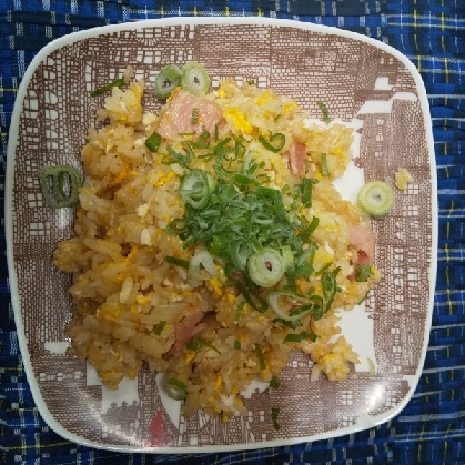 腕力つきそなベーコンと卵の炒飯