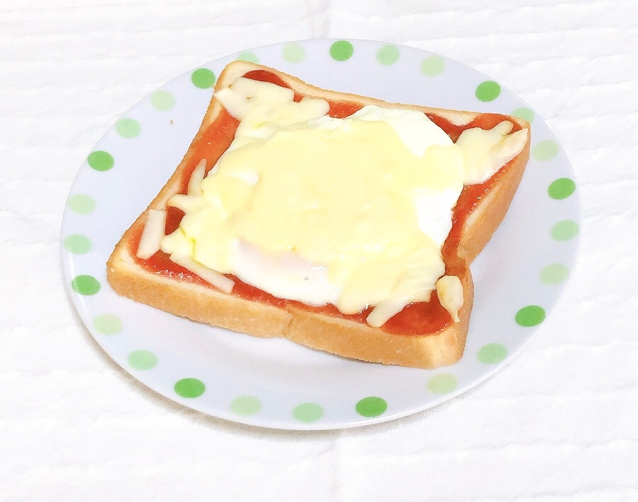 簡単⭐目玉焼きとチーズのせトースト