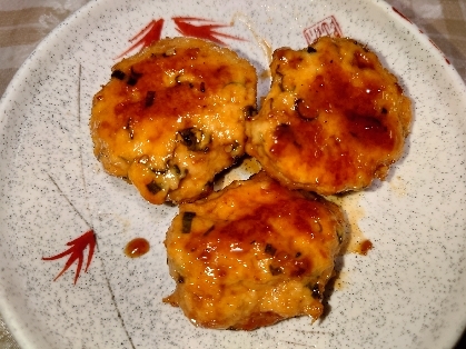 簡単で美味しかったです。
今回は焼肉のたれで作りました。次回はすき焼きの割り下で作ってみようと思います。