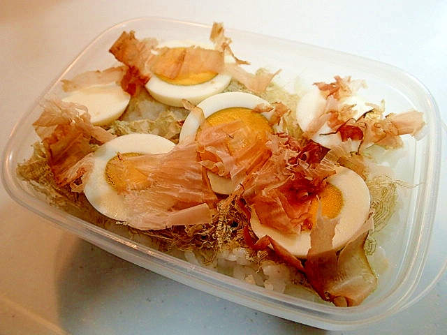 お弁当 とろろ昆布とゆで卵と花かつおのご飯 レシピ 作り方 By ぷ みぃまま 楽天レシピ
