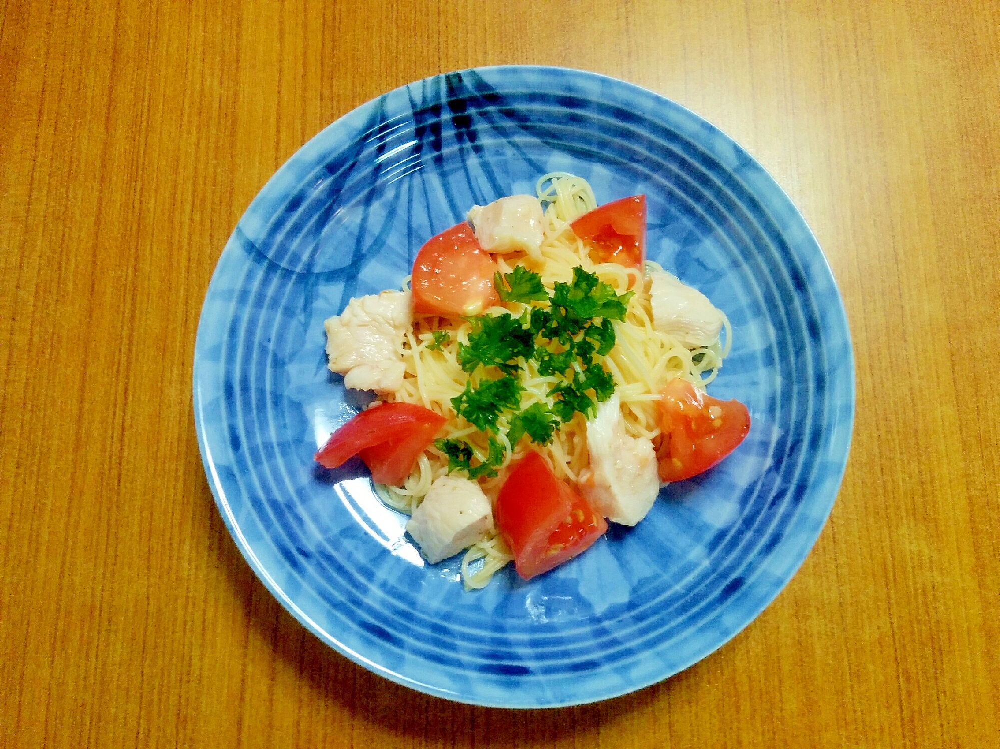 鶏むね肉とトマトのカッペリーニ