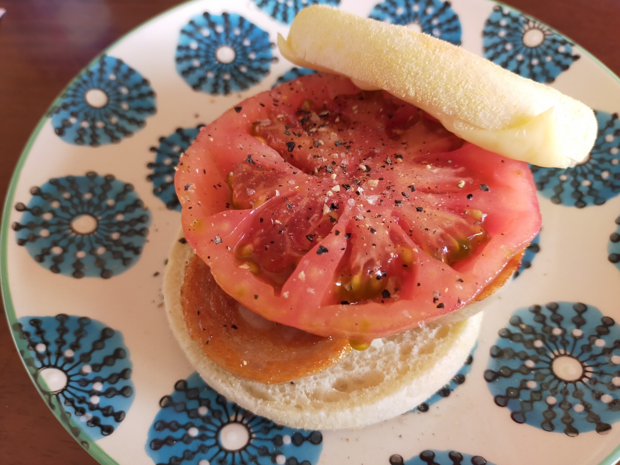 トマトソーセージマフィン レシピ・作り方 by AKDENiZ - 楽天レシピ