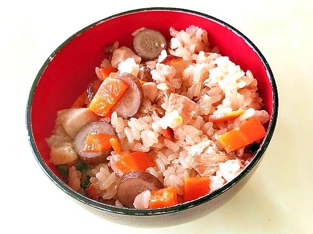 余った餅米で！椎茸香る★炊飯器で鶏おこわ♪