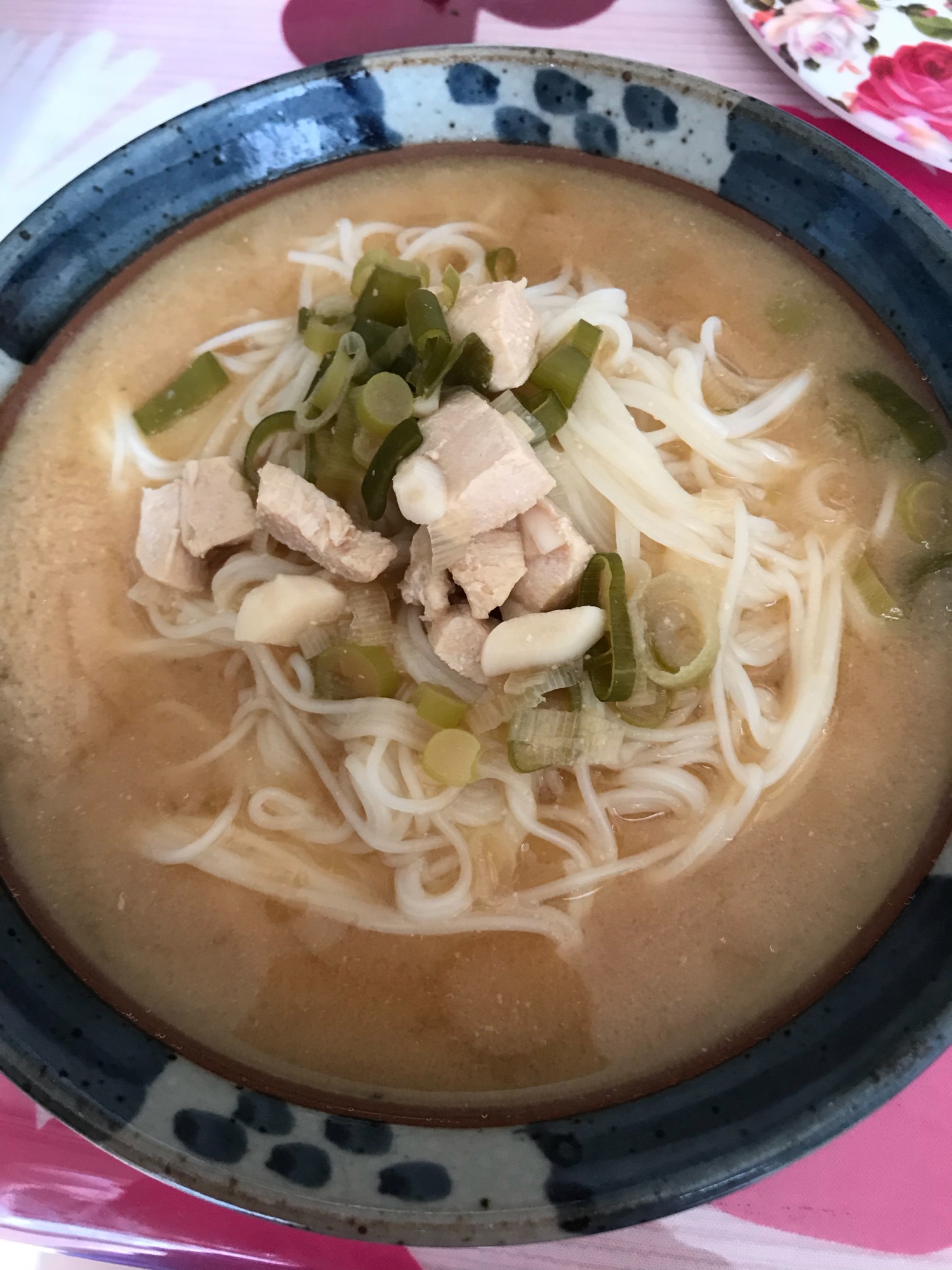 素麺で味噌ラーメン風