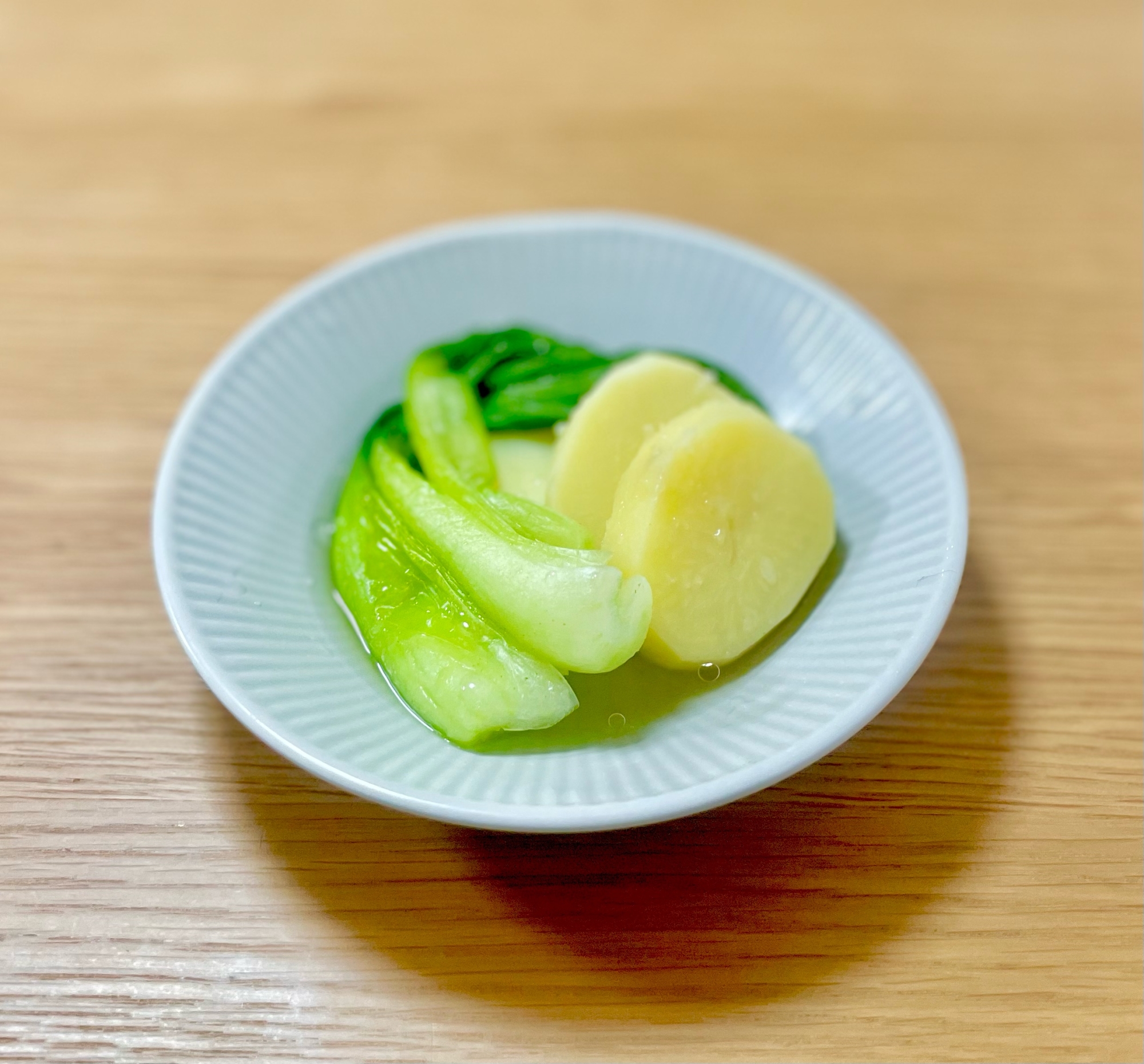新じゃがと青梗菜の鶏がらスープ煮