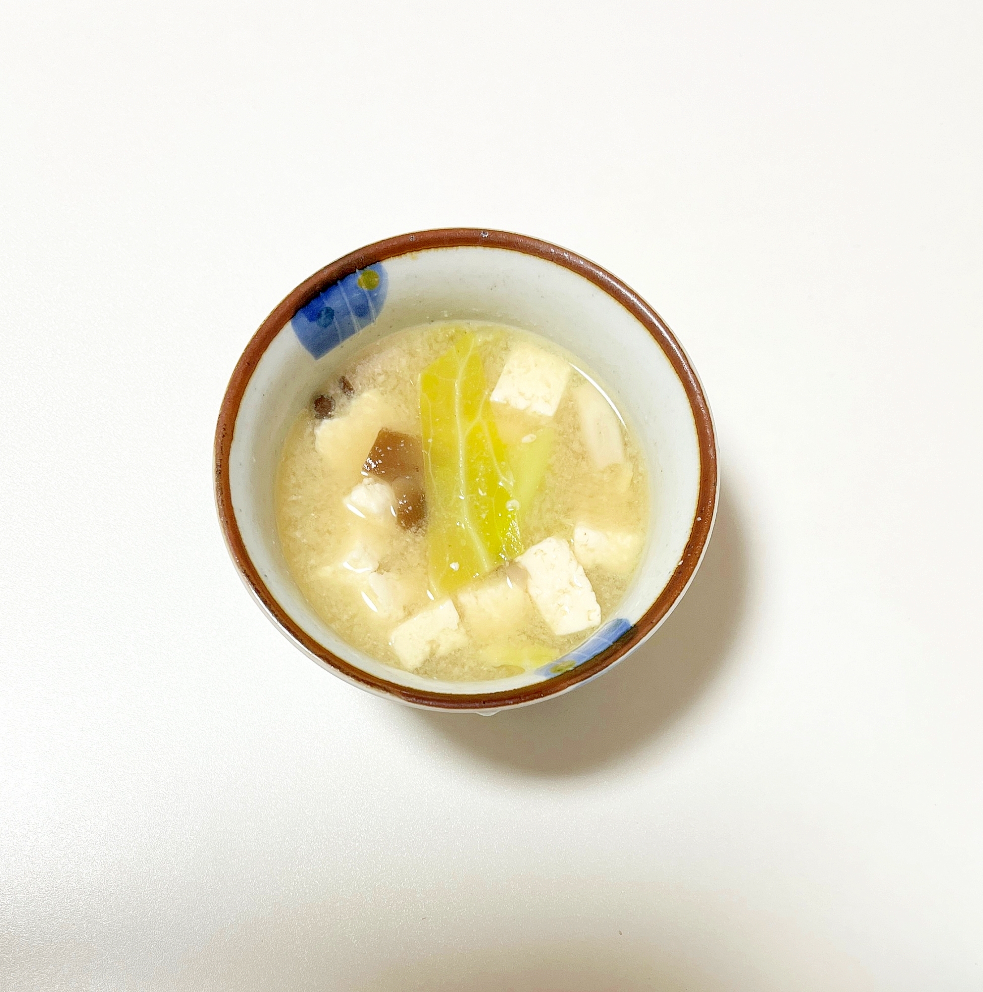 冷凍キャベツの味噌汁