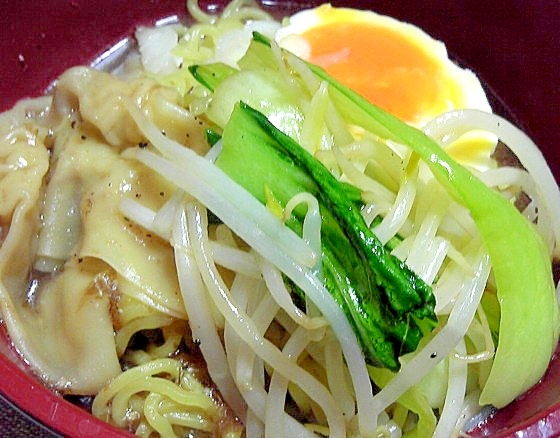 ワンタン野菜炒め乗せラーメン