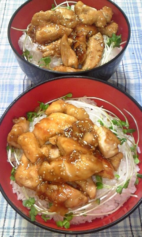 鶏むね肉のごま照り焼き丼♪