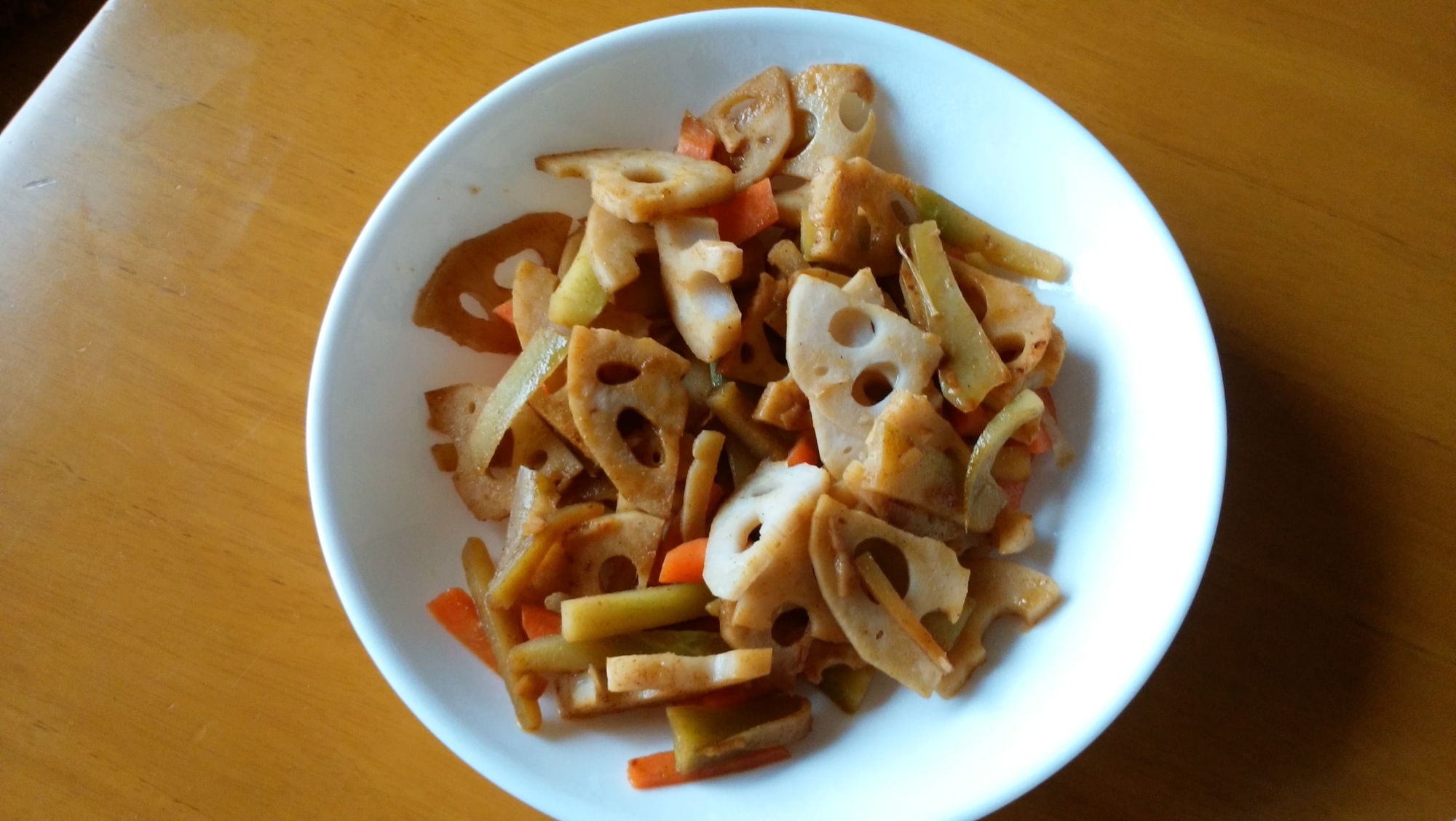 ブロッコリーの茎とレンコンのカレー醤油炒め