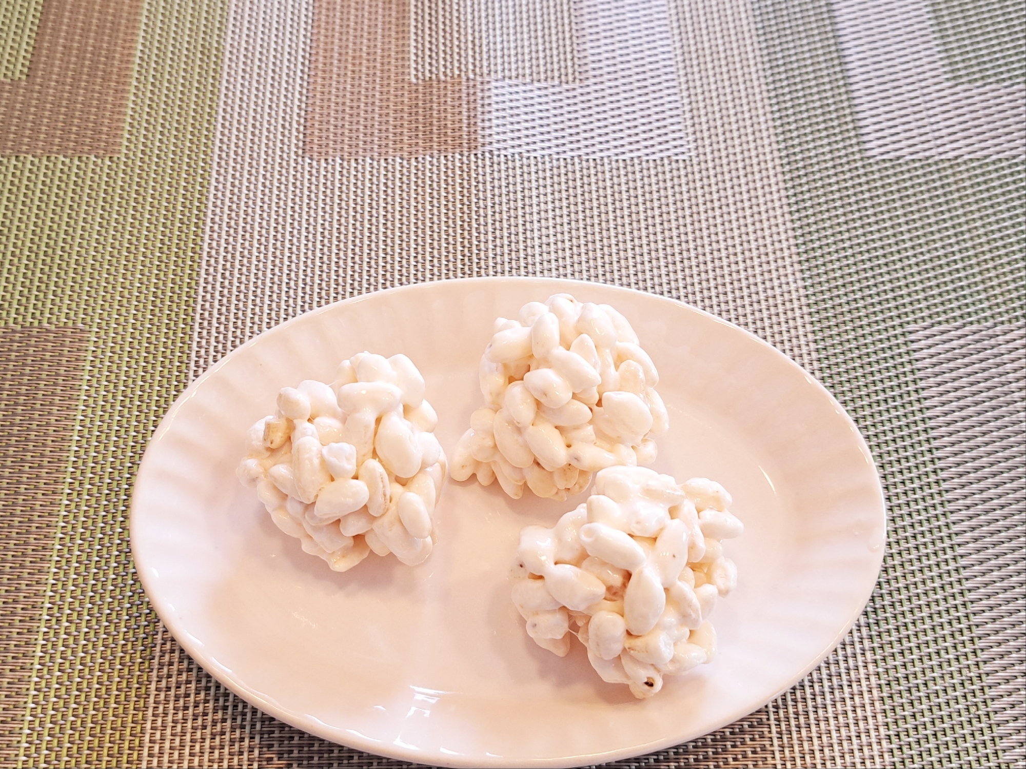 子供と作る！ポン菓子とマシュマロの簡単おやつ