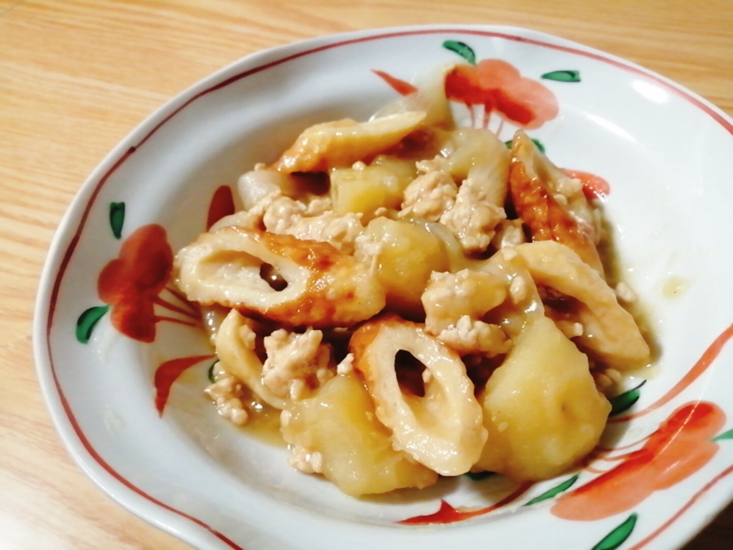 じゃがいもと玉ねぎとちくわの鶏そぼろあん