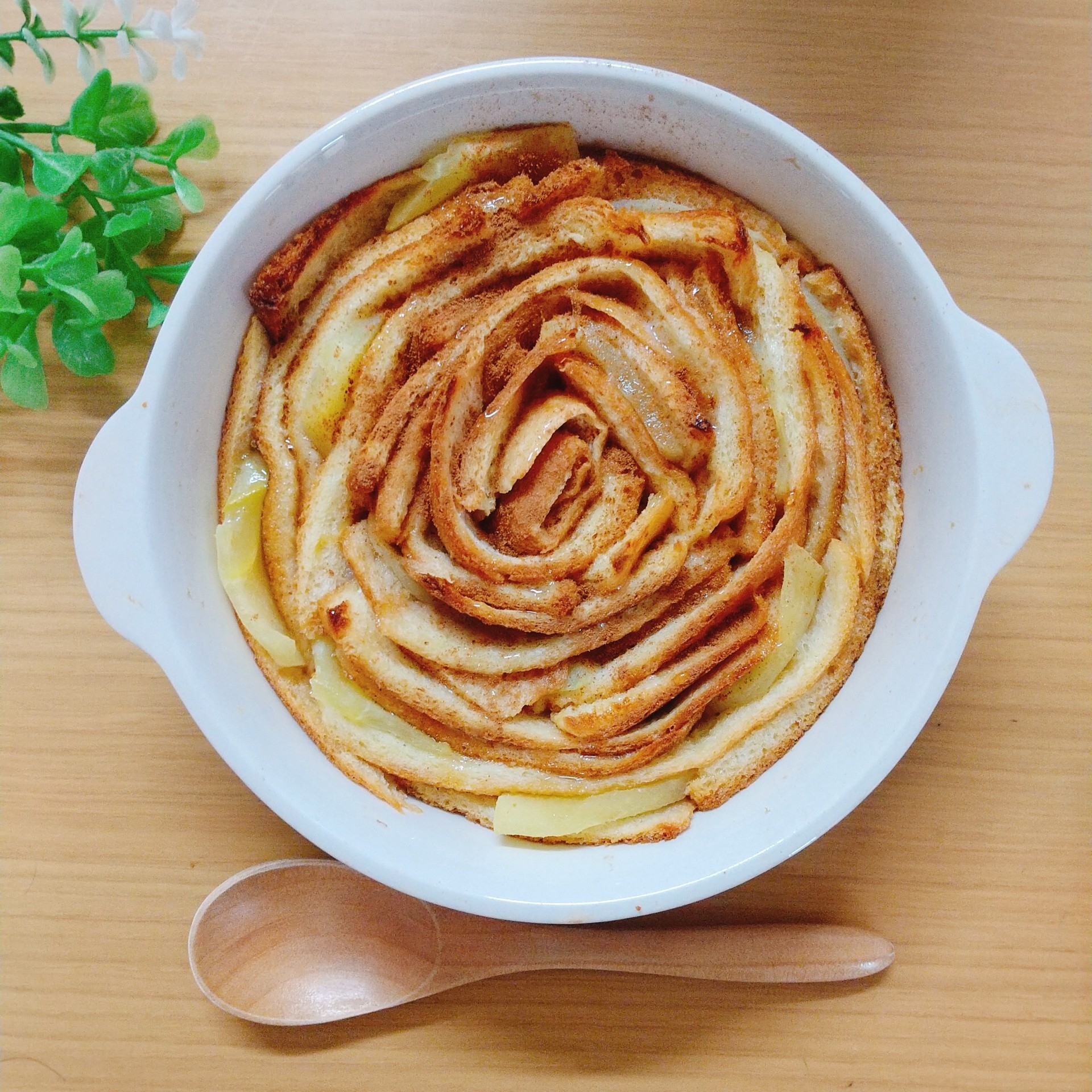 耳まで食べきり！パン耳とりんごのフレンチトースト風