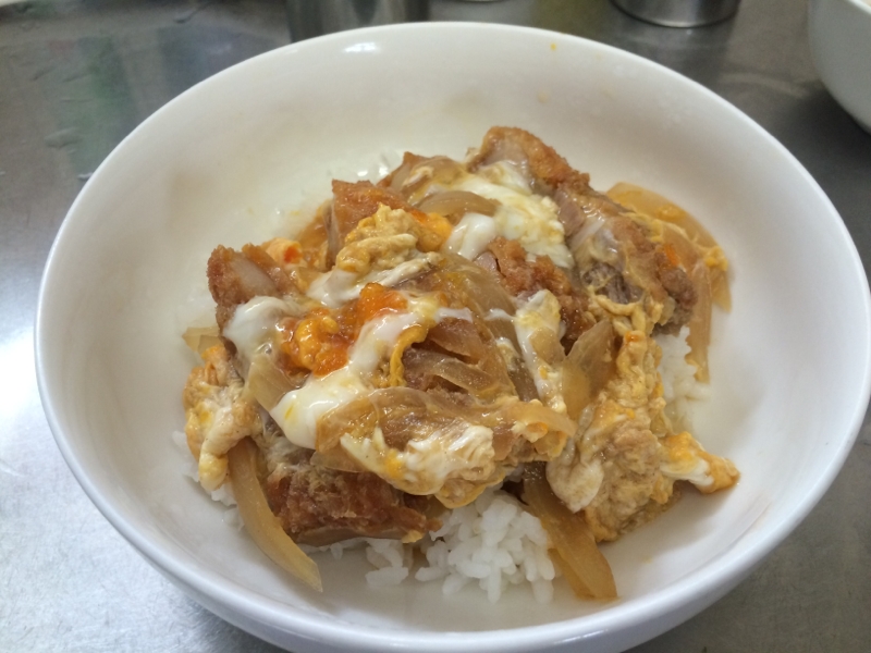 少しカツが残った時に プチかつ丼