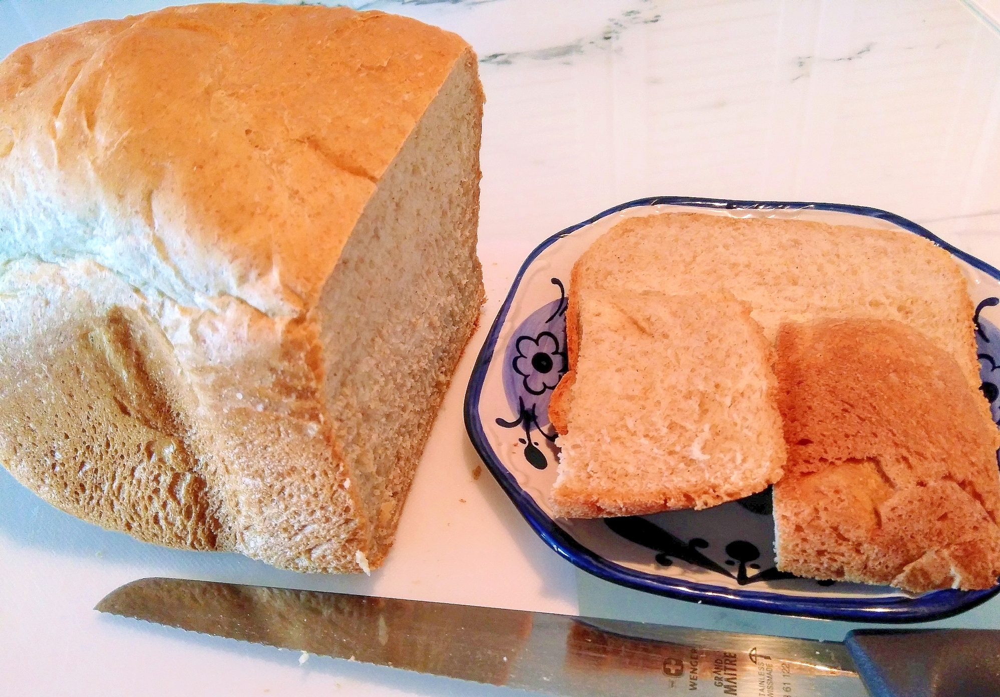 シロカhbで全粒粉入りフワフワ食パン レシピ 作り方 By パリブリオッシュ 楽天レシピ