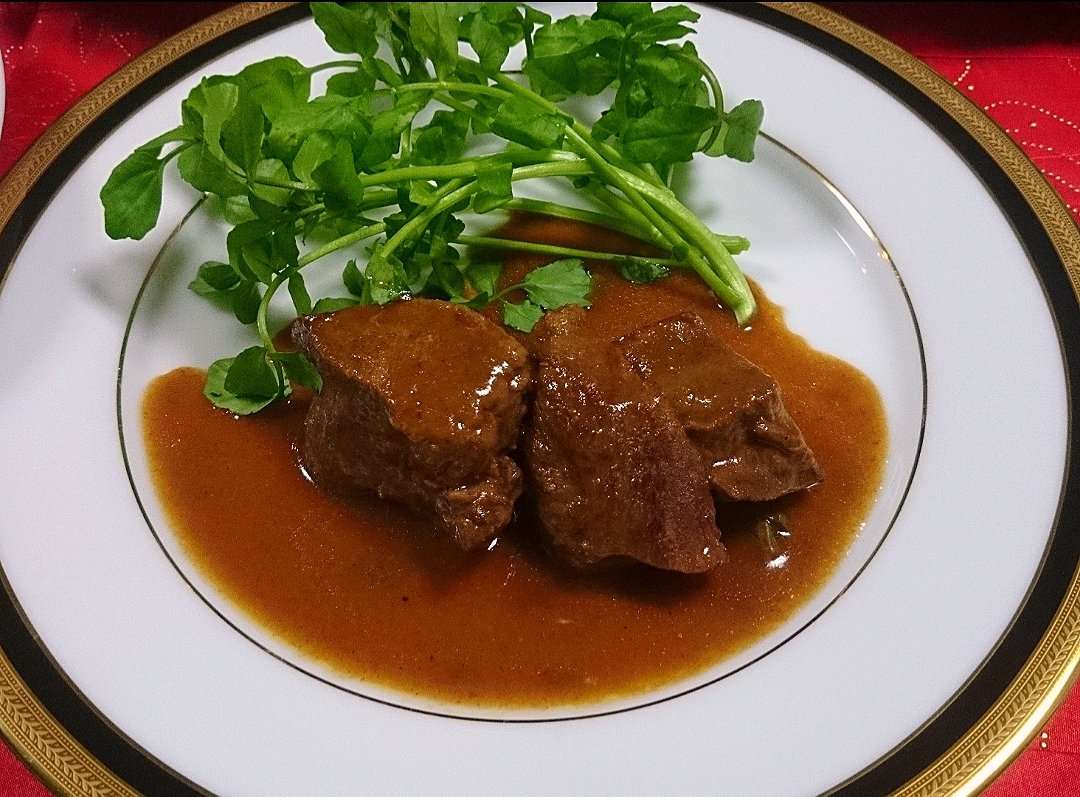 おうちでフレンチ♪ 絶品牛タンの赤ワイン煮込み