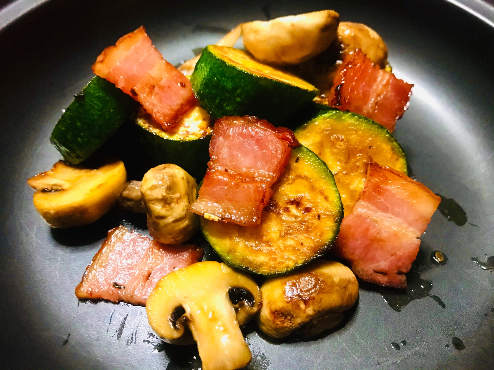 付け合わせに きのことベーコンとズッキーニグリル レシピ 作り方 By ミィ キチ 楽天レシピ 付け合わせに きのことベーコンとズッキーニグリル レシピ 作り方 By ミィ キチ 楽天レシピ