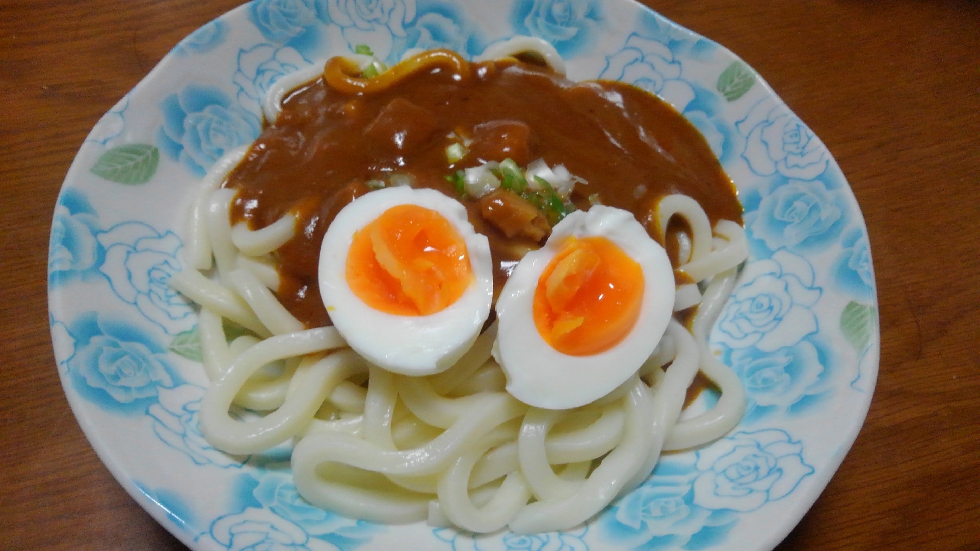 レトルトカレーで楽チン昼食！カレーかけうどん