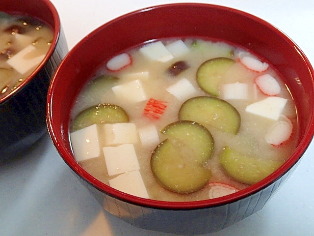 ❤茄子と豆腐とかにかまのお味噌汁❤