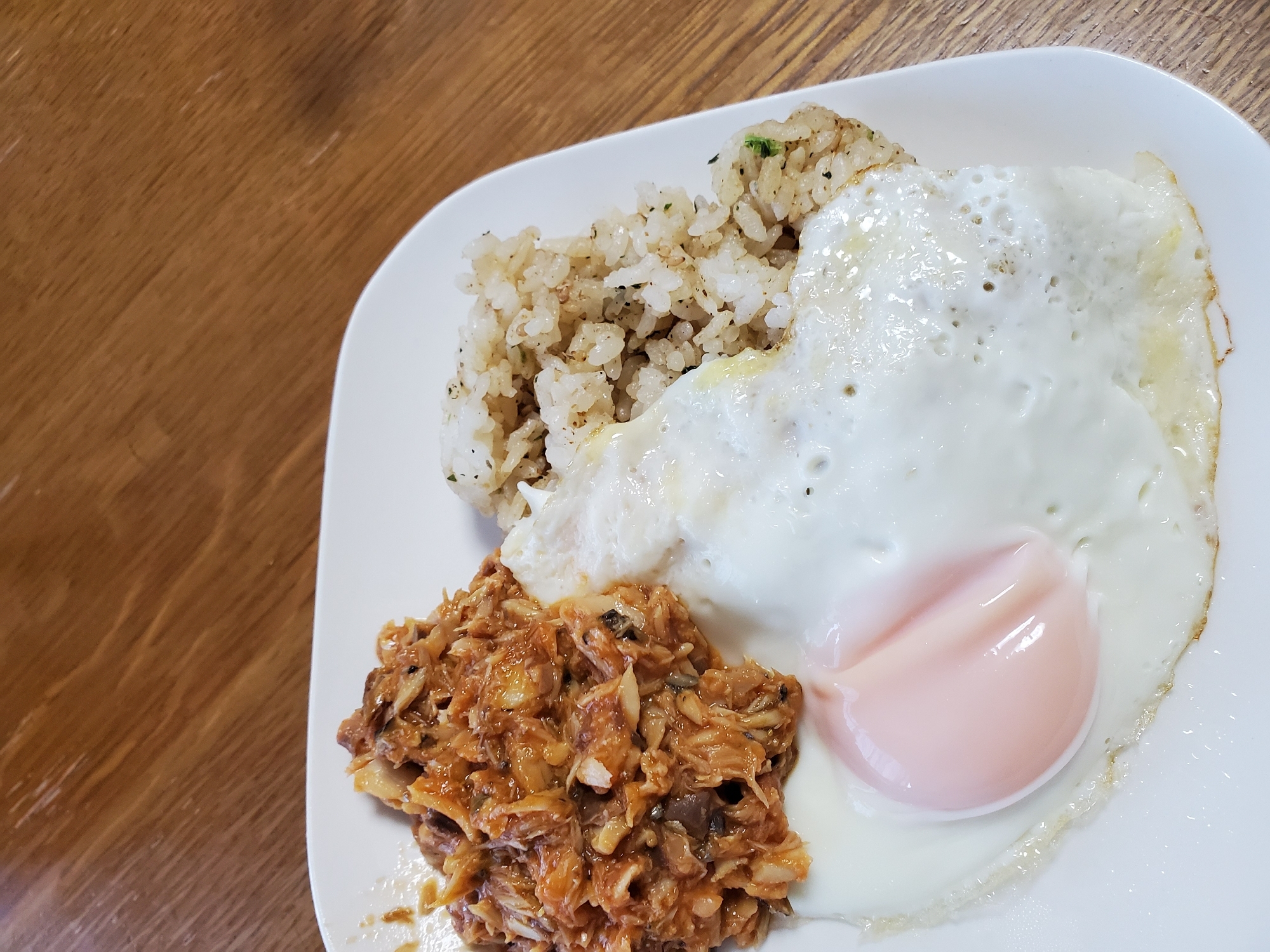 サバケチャップの目玉焼き