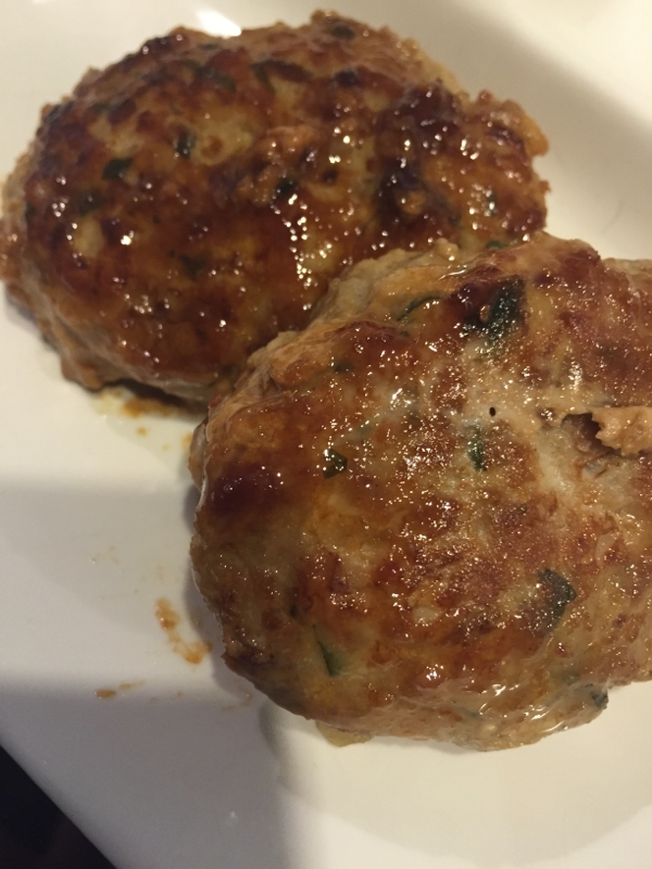 大葉とチーズ入り照り焼きハンバーグ
