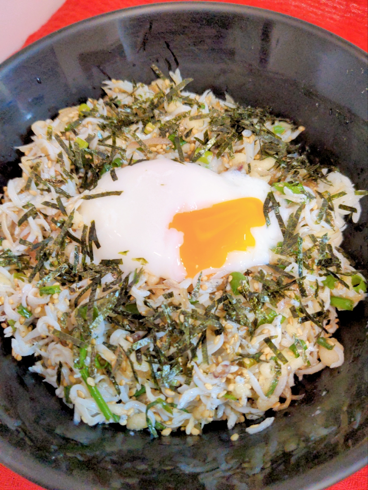 簡単激ウマ！胡麻しらす丼♪