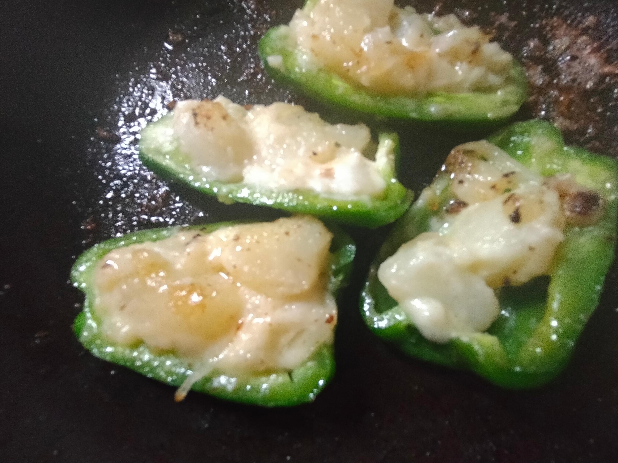 ピーマンのポテトサラダ 詰焼き