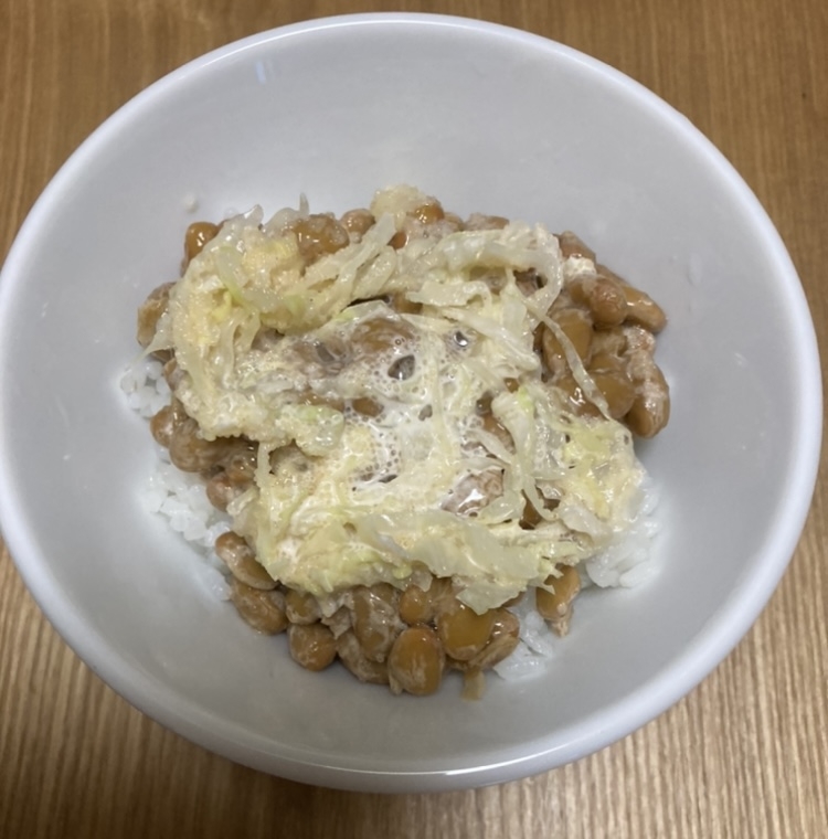 キャベツの明太子マヨ和え納豆ごはん