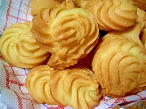 ねかせ不用!絞り出しクッキー(^^)全卵使用