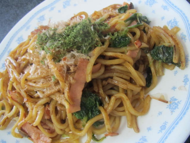 香りよく~セロリの葉で焼きそば