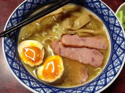 ラーメンにいれました(*´ｰ｀)ゞ
ゆで具合があまくてとろとろになってしまいましたがおいしかったです！今度はもう少し固めにつくります♫