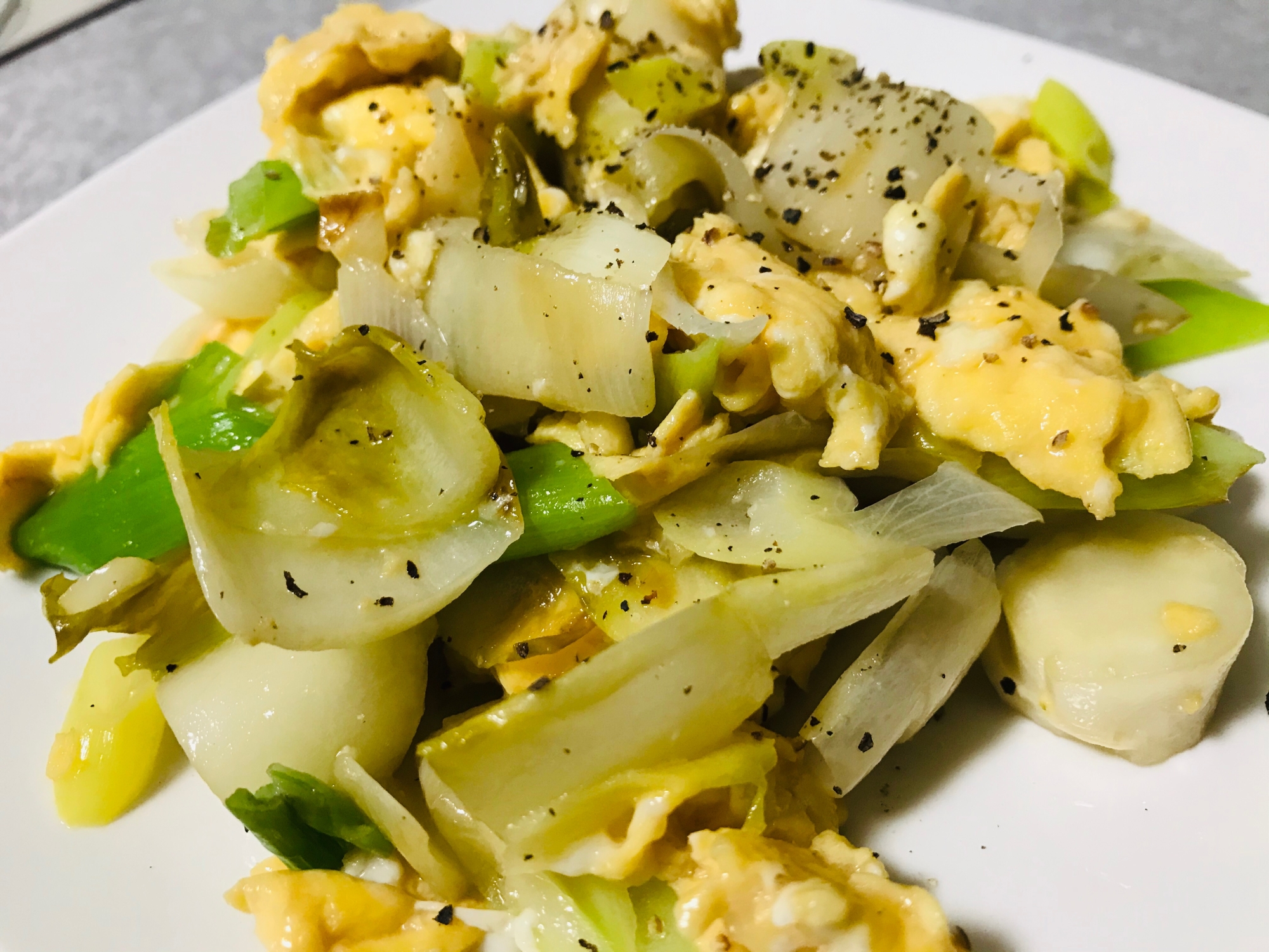 簡単副菜 チコリと長葱の卵炒め レシピ 作り方 By Seal S 楽天レシピ 簡単副菜 チコリと長葱の卵炒め レシピ 作り方 By Seal S 楽天レシピ