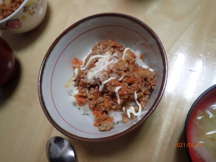 お弁当　ミートソース丼