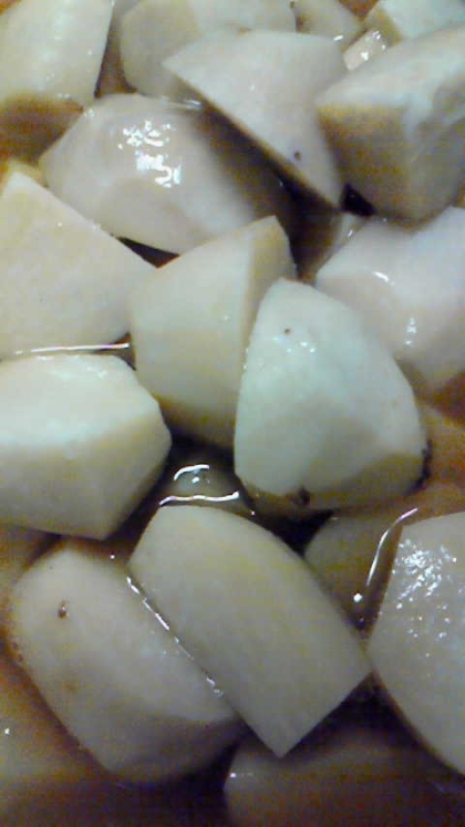 スルメの出汁で煮る！里芋の煮っ転がし