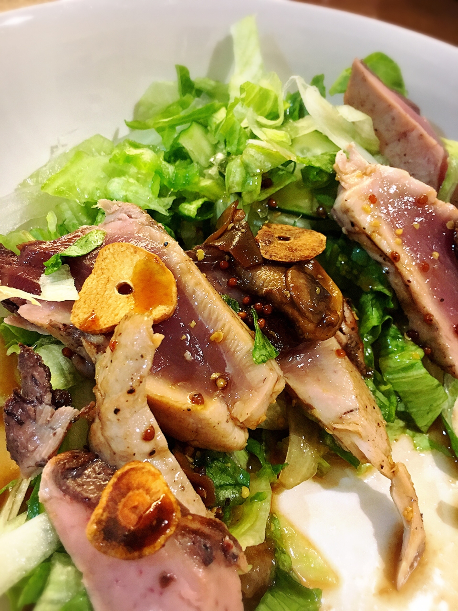 野菜たっぷり!鰹のガーリックレアステーキ