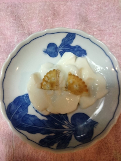 今日のヨーグルト♡りんご混ぜベビーシューのせて