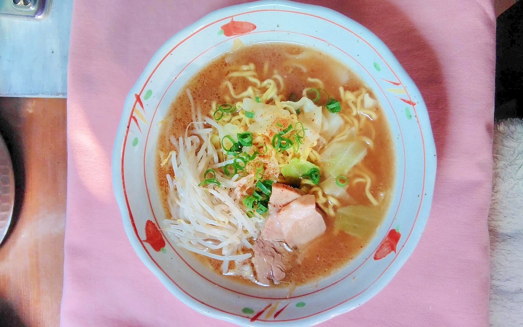 春キャベツともやしラーメン