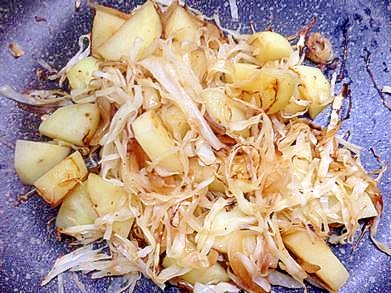 ジャガイモとキャベツと玉ねぎの醤油麹バター炒め レシピ 作り方 By ぴさきのマリちゃん 楽天レシピ ジャガイモとキャベツと玉ねぎの醤油麹バター炒め レシピ 作り方 By ぴさきのマリちゃん 楽天レシピ