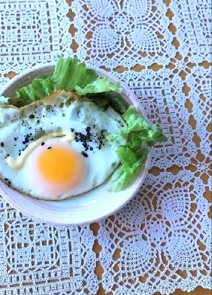黒ごまマヨの目玉焼き