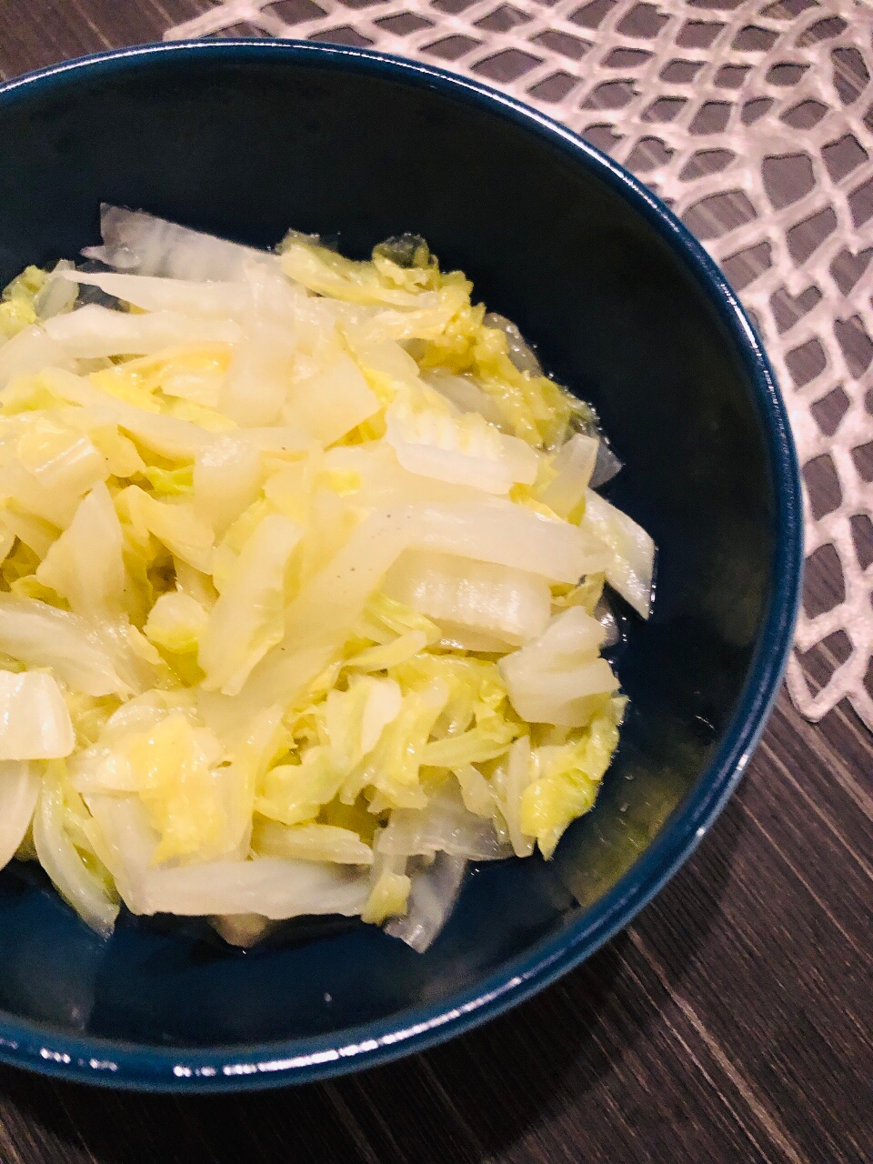 白菜だけ☆レンチンで鰹だしとごま油和え