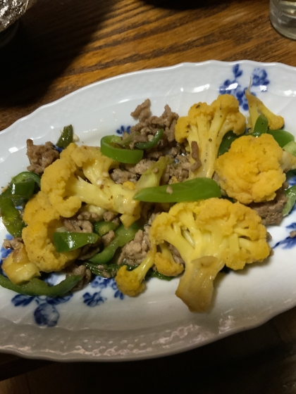 カリフラワーとひき肉の香味炒め（菜花炒肉末）