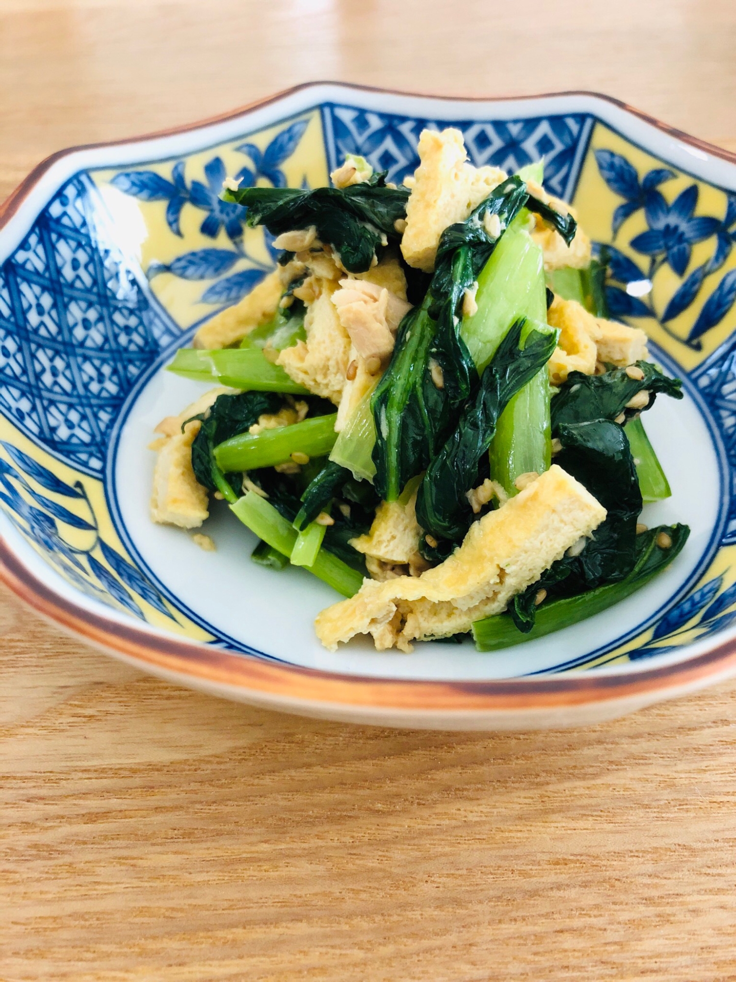 常備菜やお弁当に。小松菜と油揚げのカレーマヨ風味