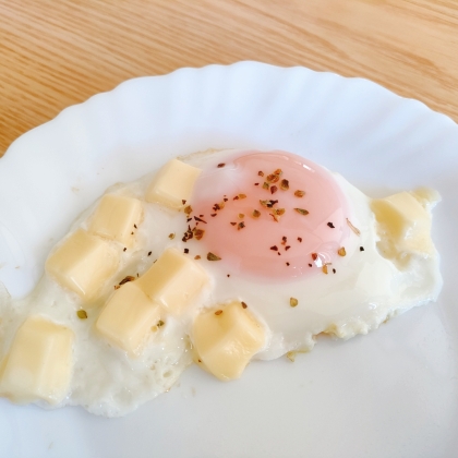 コロコロチーズの目玉焼き