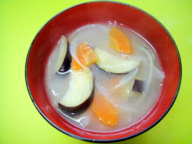 茄子と玉ねぎ人参の味噌汁 レシピ 作り方 By Mint74 楽天レシピ