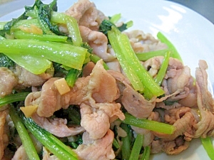 シャキシャキ小松菜と豚肉のニンニク炒め レシピ 作り方 By ミルク白うさぎ 楽天レシピ