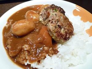 ボリューム満点！新じゃがとハンバーグのカレーライス