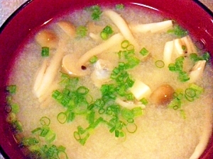 シジミとシメジと高野豆腐のお味噌汁