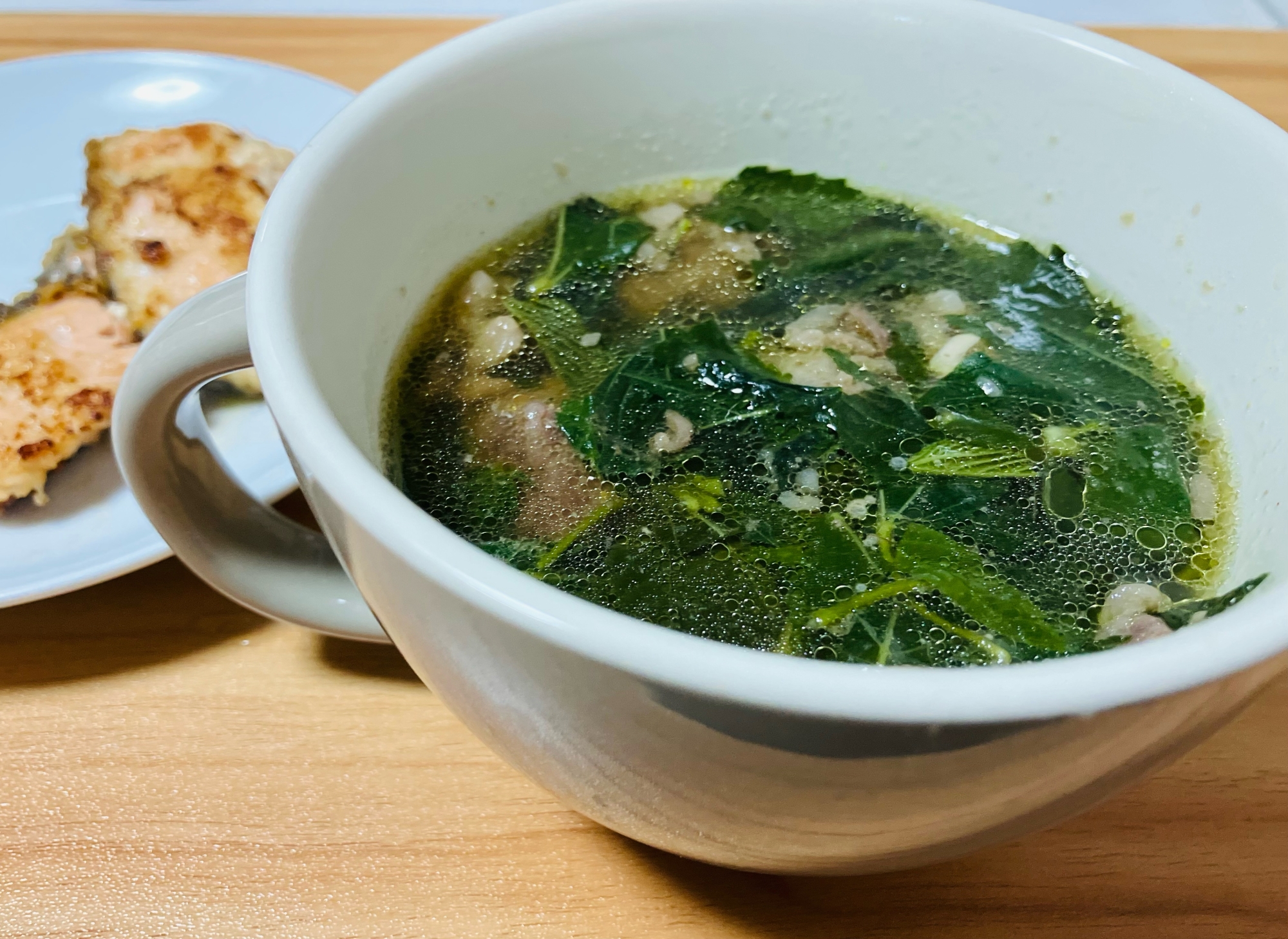 牛肉とモロヘイヤの中華風スープ