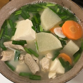 カマ焼き、上手く焼けて良かったです❤
家に冷凍もつがあったので、味付け参考にして煮汁多め・家にある野菜使用で作りました。
もつ煮込み、最高です(*´︶`*)♡