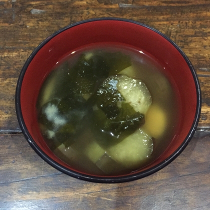 茄子とわかめの味噌汁