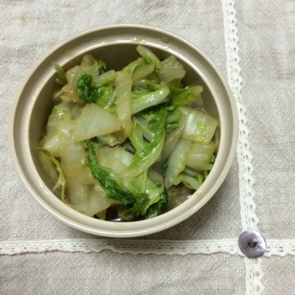 白菜だけなのにごま油でこってり感もあり、さっぱりした主菜の副菜にぴったりでしたー！